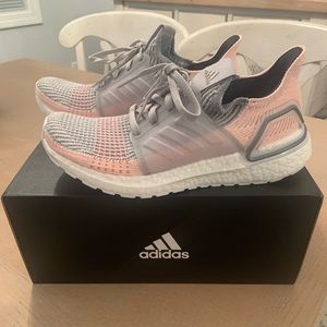 Women’s Adidas UltraBoost Size 7.5